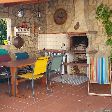 Casa Dos Imos Holiday home Alvados