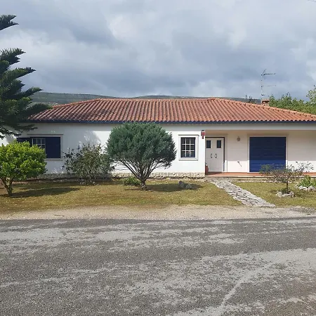 Casa Dos Imos Holiday home Alvados